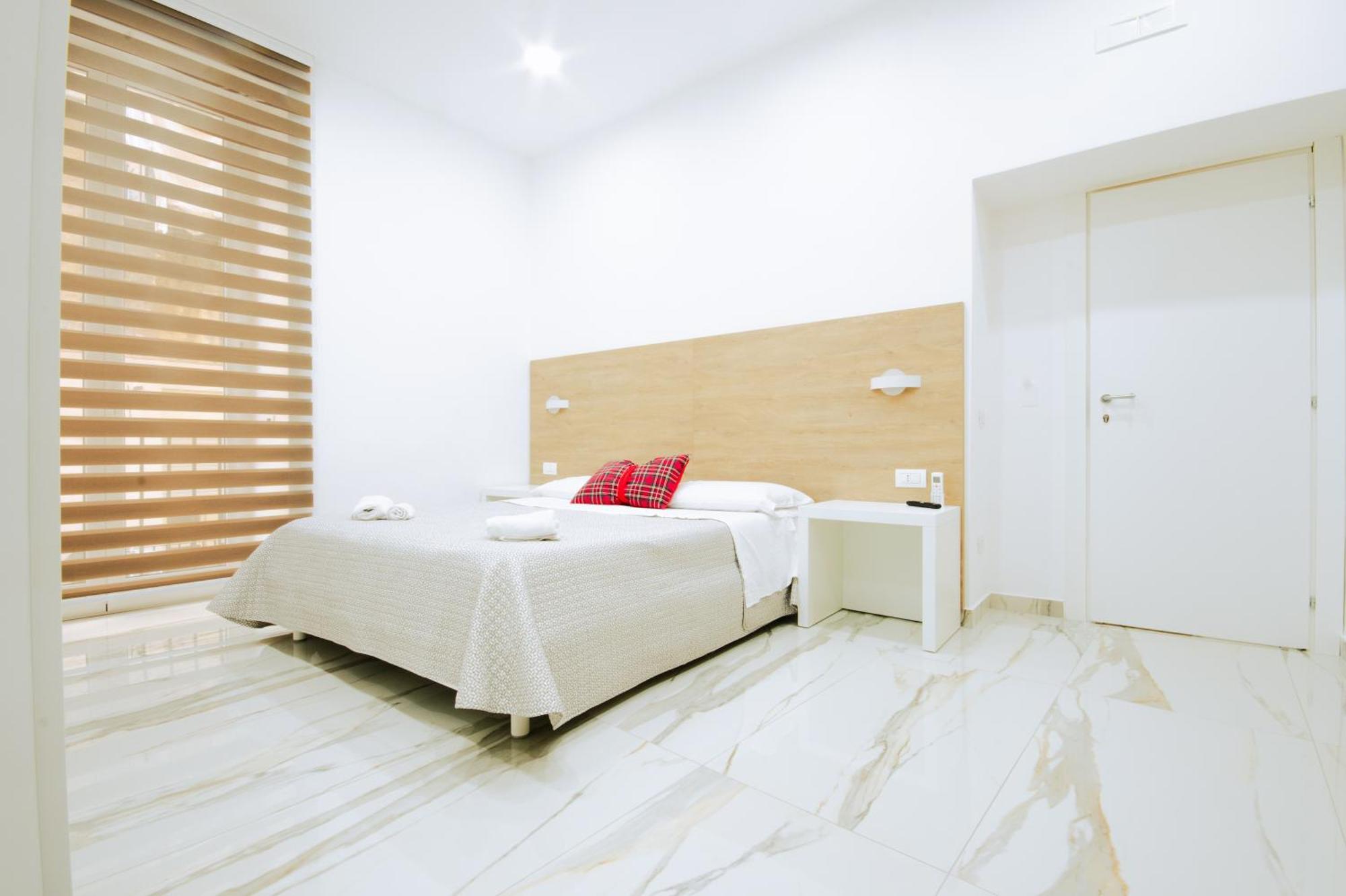 Light Hotel Наполи Екстериор снимка