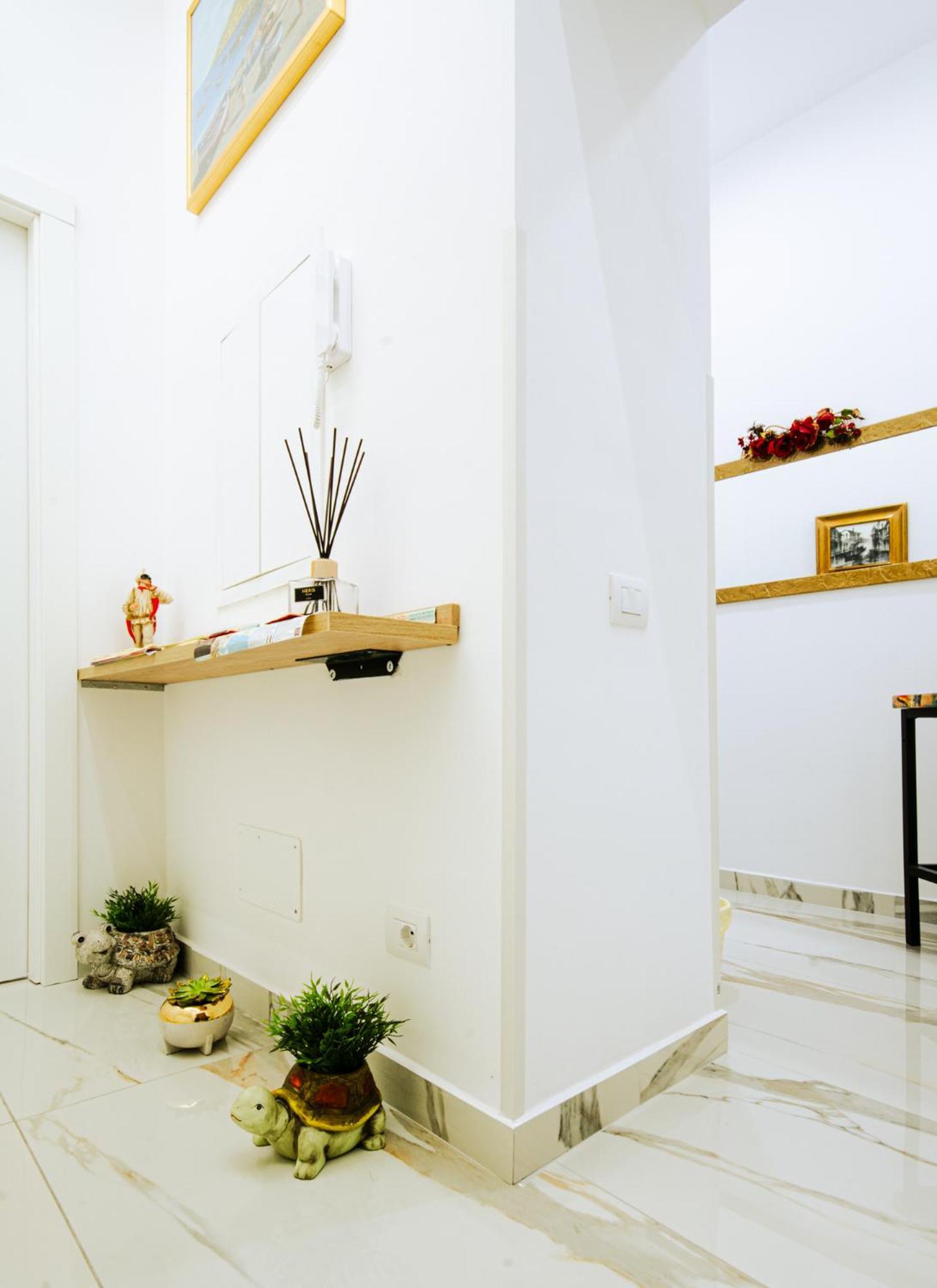 Light Hotel Наполи Екстериор снимка