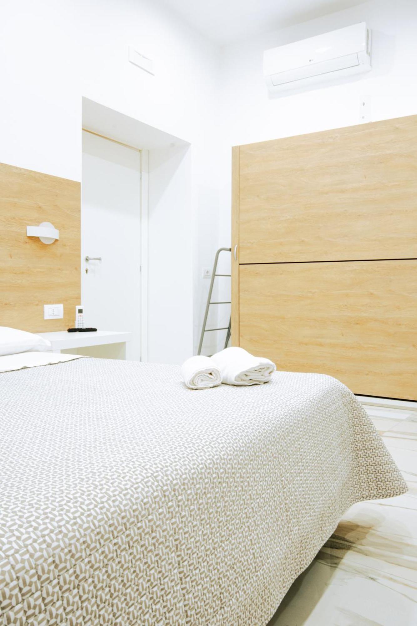 Light Hotel Наполи Екстериор снимка